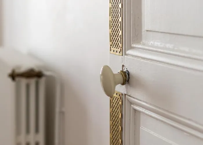 Elegant Apartment, Avenue Des Champs-elysees